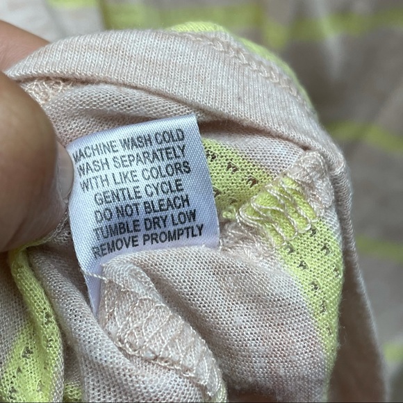 4/$24๐ฆฉ Striped Eyelet Pocket Shirt - Picture 6 of 10